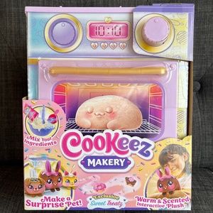 COOKEEZ Makery SWEET TREATZ Oven Mix & Bake SURPRISE Plush Pet